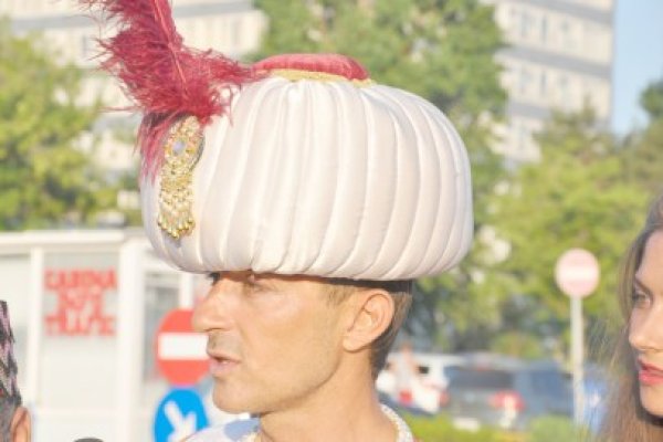 Sultanul Mazăre şi-a plimbat cadânele prin Mamaia!